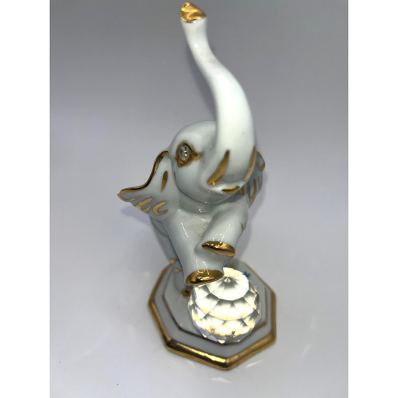 Vintage Capodimonte Elephant Balancing on Swarovski Crystal Ball Gold White Cute - Picture 13 of 16